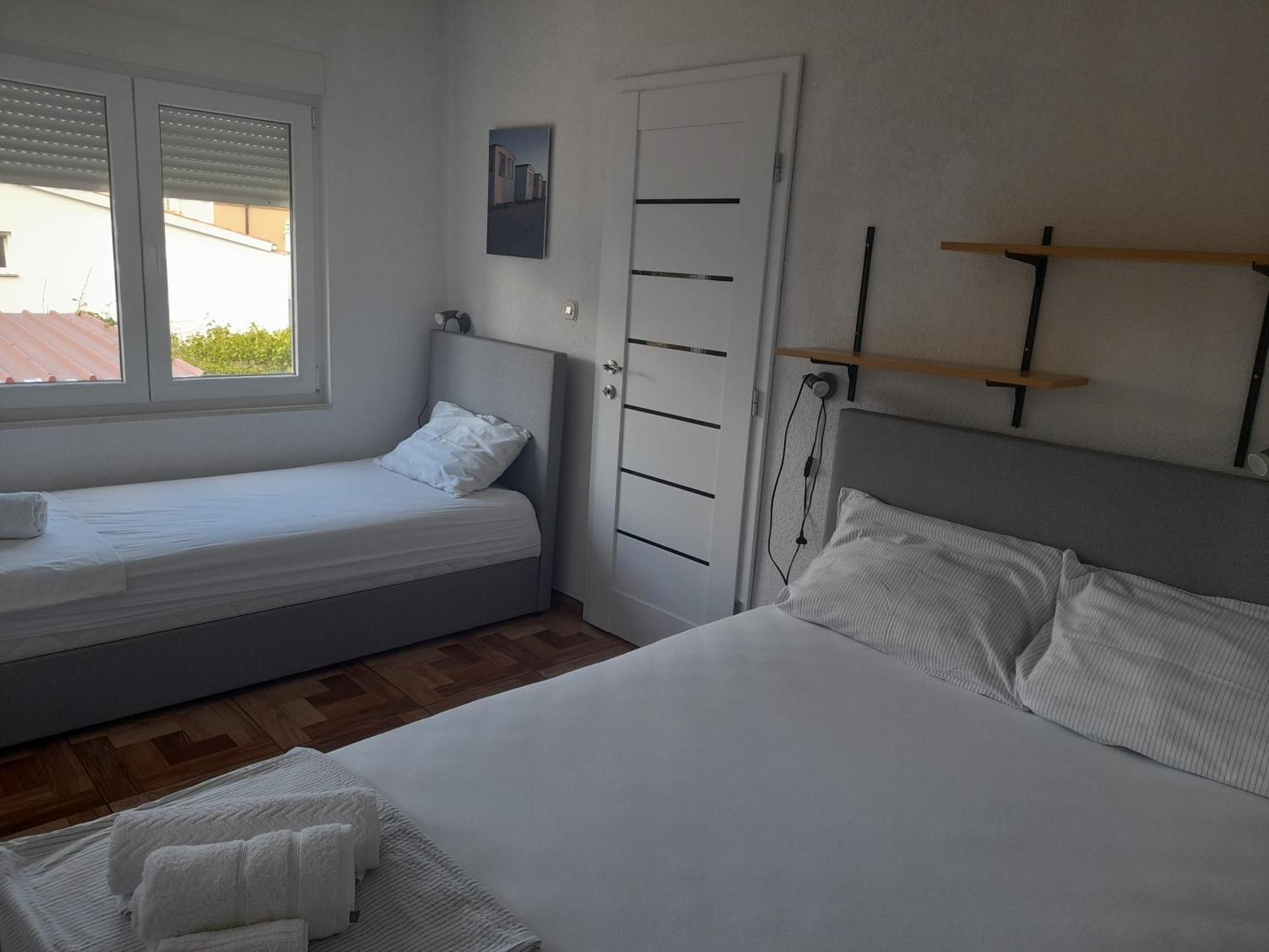 Apartment Malou Baska Voda
